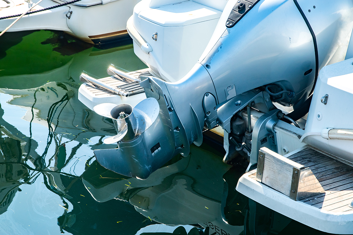 Stern Drives (Inboard/Outboard): Specific Winterization Steps